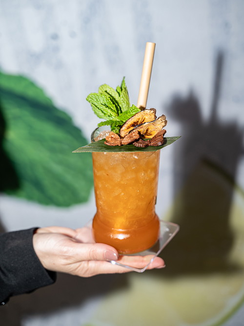 Der Cocktail »Na Bi« brachte dem Österreicher Phillip Cortez aus der »Miss Saigon Eatery &amp; Bar« in Wien den zweiten Platz ein.