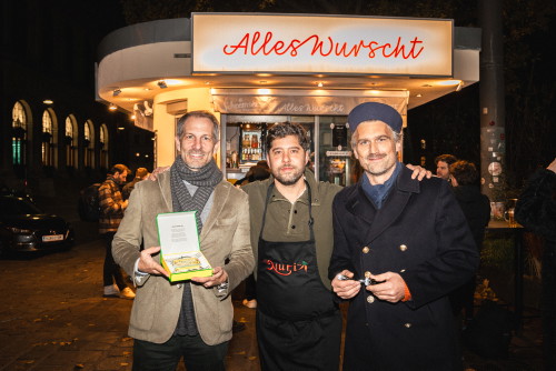 Jakob Glatz (Markeneigentümer Nuri) mit Sebastian Neuschler (Alles Wurscht) und Felix Muhrhofer (Produktdesigner).