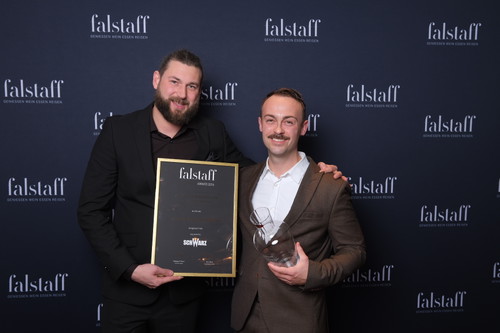 Weinpate Michael Schwarz mit  Christoph Gusenleitner vom »Restaurant Hubert Wallner«.
