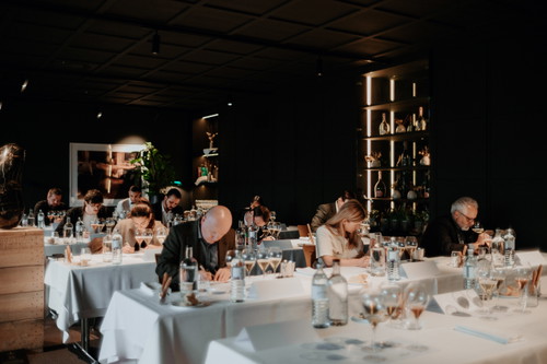Die erste österreichische Ruinart Sommelier Challenge fand im »Forsthofgut« in Leogang statt. 