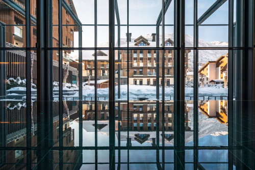 Während der Festtage bietet das «The Chedi Andermatt» festliche Gourmet-Events. Erholen können sich Gäste im atemberaubenden Spa. 
