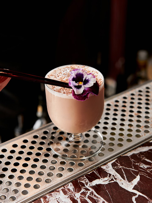 Der »Velvet Revolution« ist viel mehr flüssiges Dessert als Cocktail und passt perfekt in die kalte Jahreszeit.