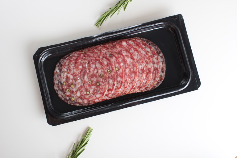 Auch nicht wirklich besser: die Inhaltsstoffe herkömmlicher Salami.