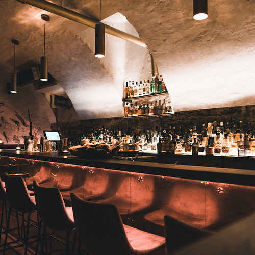 In seiner »The Door« Bar in Karlsruhe arbeitet Lennart Geist mit saisonal und regional gesammelten Zutaten.