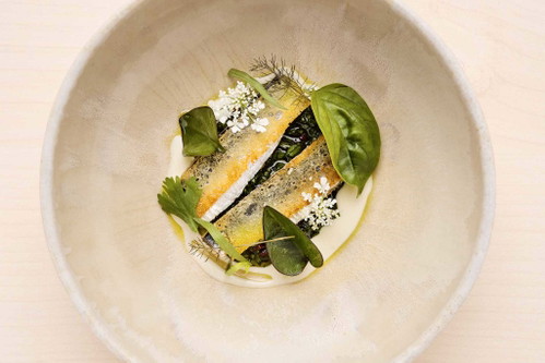 Sardine mit geräuchertem Kartoffelpüree aus Andreas Caminadas »Pure Tiefe«.