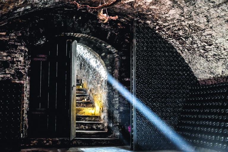 Das Weingut Steininger aus Langenlois setzt seit 1989 auf traditionelle Flaschengärung.