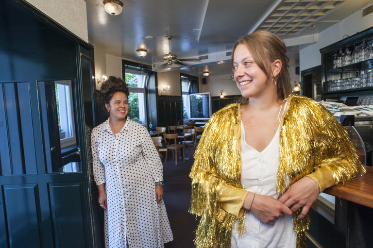 Linda Hüsser (l.) und Meret Diener (r.).