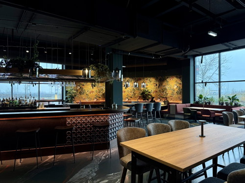 Inhouse-Restaurant mit saisonaler Speisekarte.