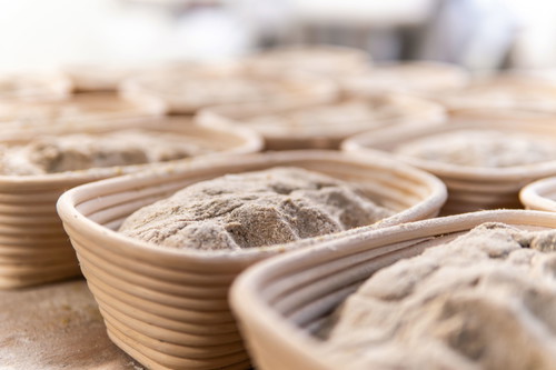 Uralte Technik: Die Herstellung von Brot mit den Händen ist bis heute ein Qualitätssiegel.