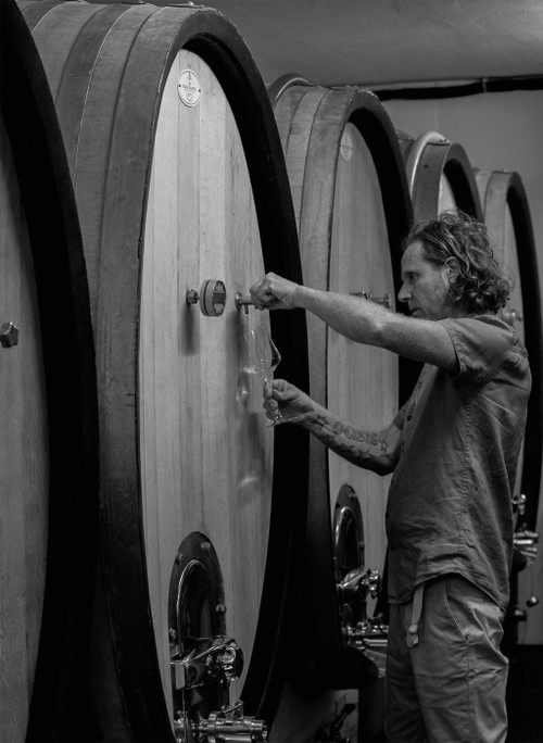 Christian Krampl vom 
Weingut oberGuess bei Leutschach setzt mit Chardonnay Privat und Stockkultur Maßstäbe.