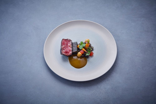 Österreichisches Wagyu, Wassermelone, Quinoa, Thailändische Rinderjus