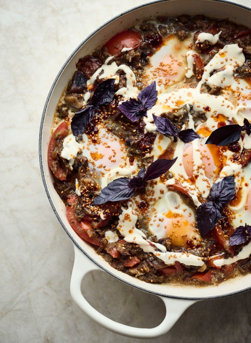 Auberginen-Shakshuka mit Sesamjoghurt aus dem Kochbuch »Einfach Tanja«.