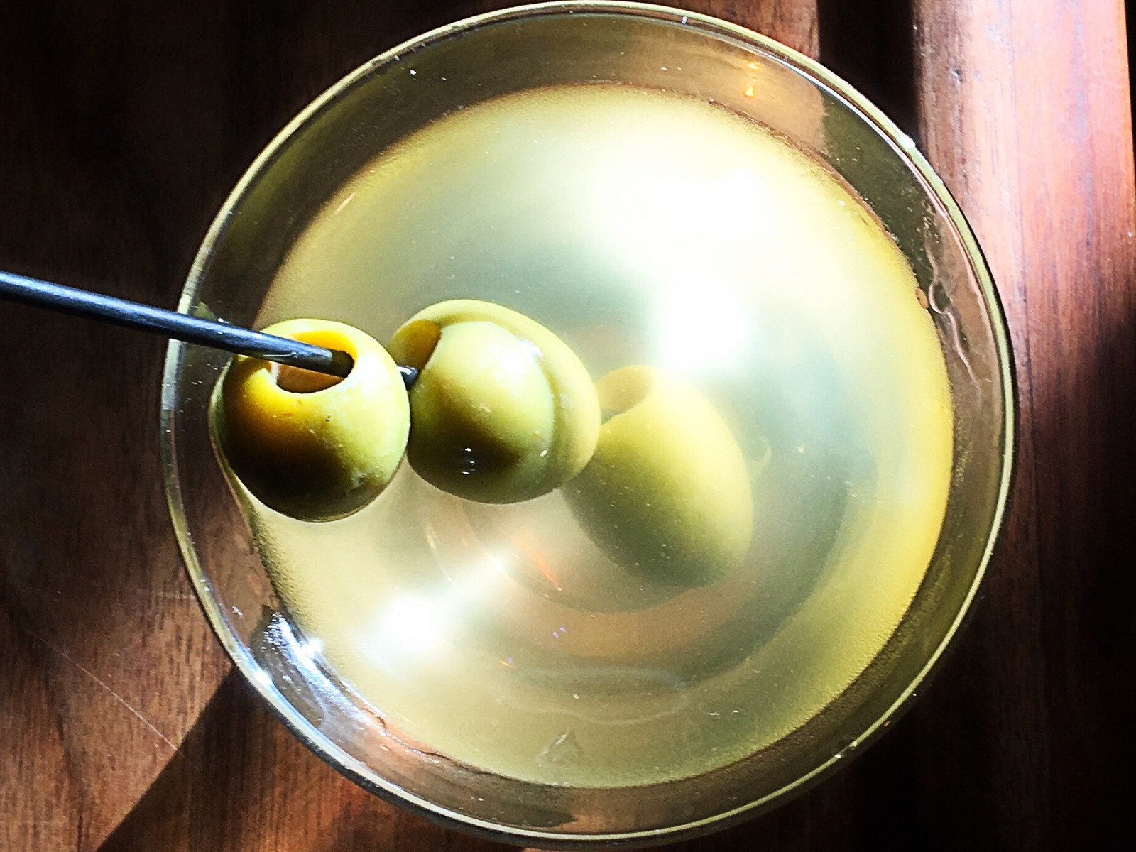 Im Dirty Martini kommt es auf Präzision an. Und auf die richtige Lake.