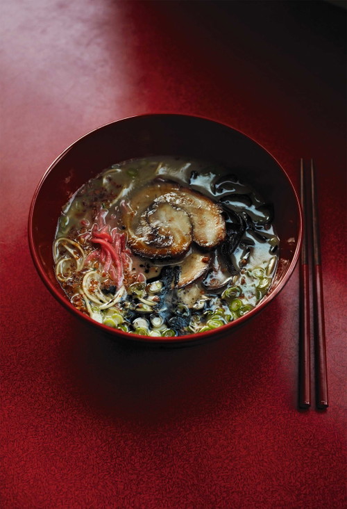 Knoblauch-Tonkotsu-Ramen.
