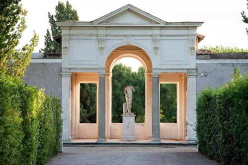 Loggia di Cleopatra, Giardini di Villa Medici