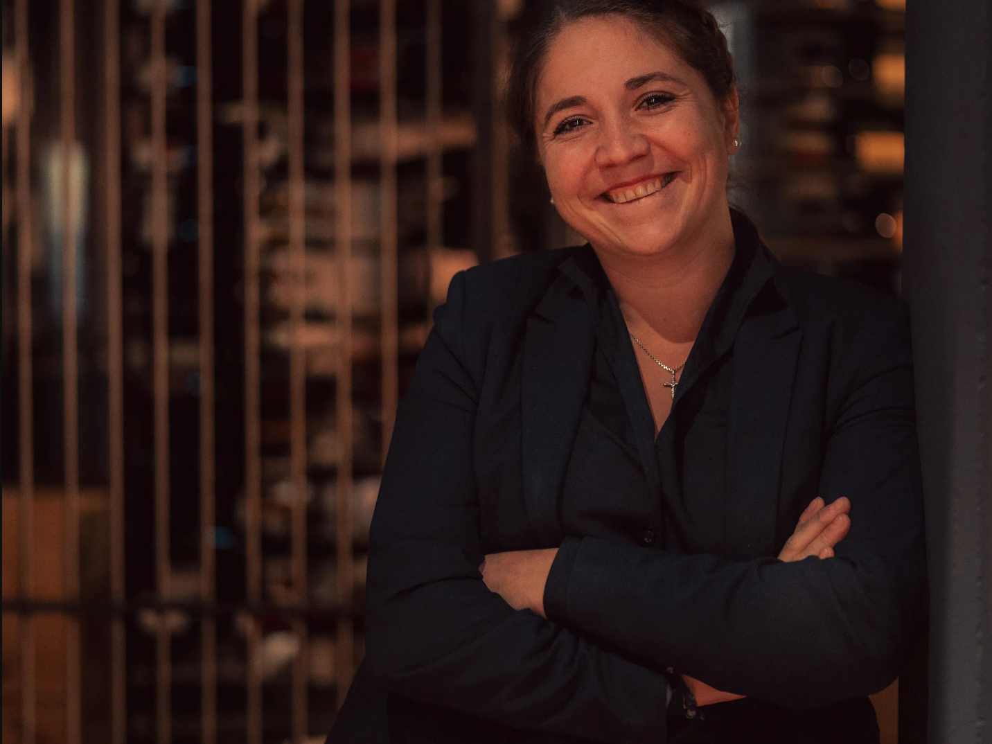 Katharina Iglesias è attualmente la migliore sommelier della Germania. Nel 2024, la trentenne ha vinto la Coppa Sommelier dell'Istituto Tedesco del Vino (Deutsches Weininstitut).