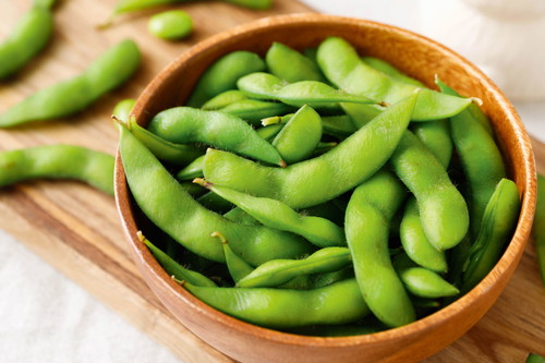Sommer-Chinakohl, Käferbohnen und allen voran Gemüsesoja Edamame stehen im Vulkanland bei Familie Janisch hoch im Kurs.