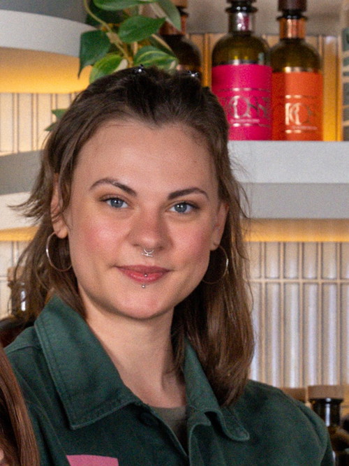 Frederike Behrens ist Bar-Chefin der »Collab Bar« und neben Chloé Merz der kreative Kopf der Bar