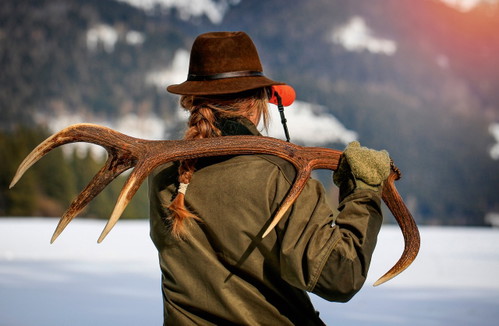 Neben Wildbret finden auch Häute und Trophäen von Schalen-, Nieder- und Raubwild Verwendung.