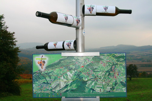 Der Weinweg der Sinne in der Marktgemeinde St.Anna am Aigen.
