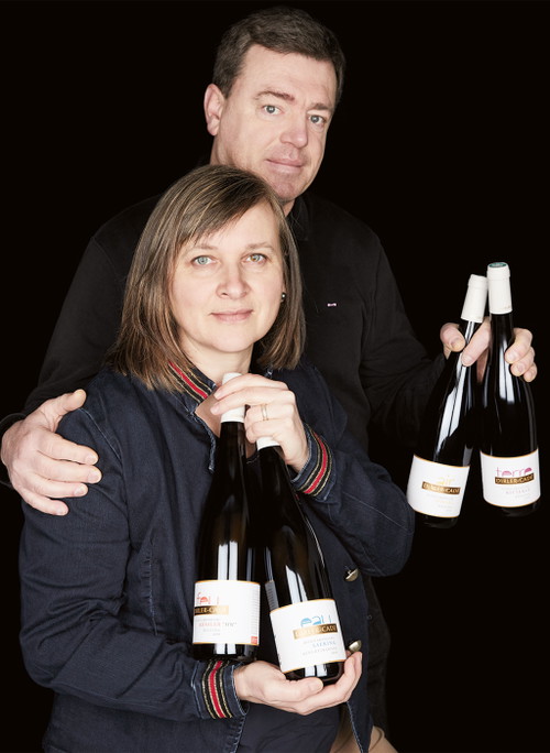 Ludivine und Jean Dirler vom Weingut Cadé-Dirler. Seit 1988 setzt man auf der Elsässer Domaine auf biodynamischen Anbau.