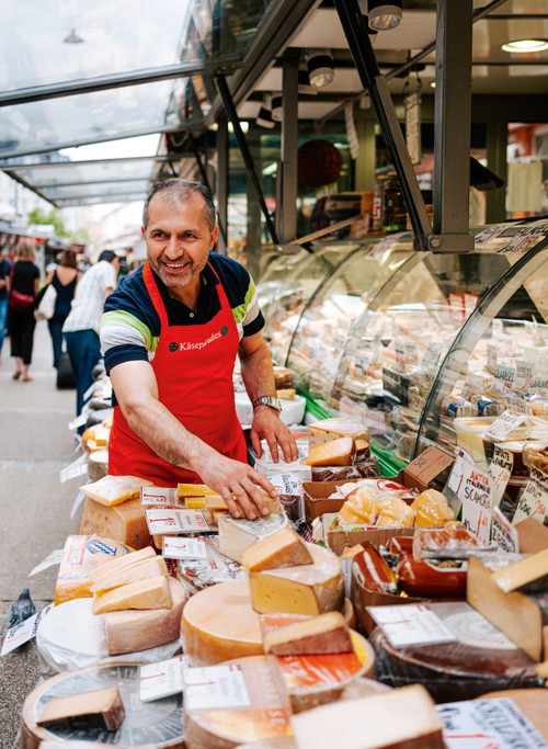 Der Brunnenmakt ist der beliebteste Markt Wiens. Auf ihm sind 40 Nationen vertreten – auch kulinarisch.