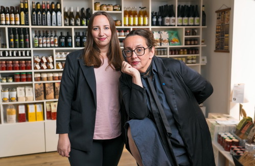 Timna Tauchner und ihre Mutter Ingeborg Lorenz sind mit ihrem Shop »Famos« die beste Adresse für Delikatessen.