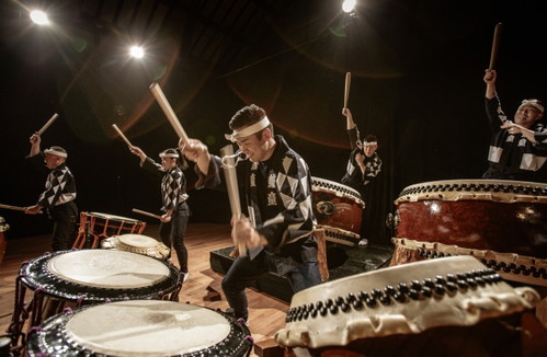 Mitreißend: Das japanische Kodō Ensemble spielt am 24. Mai mit den Tonkünstlern auf. 