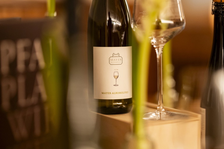 »Mayer Alkoholfrei«.