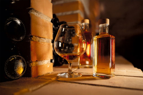 Der Haupstadt-Weinbrand »AC« ehrt die Alten Römer, die einst die Siedlung »Aelium Cetium« errichteten.