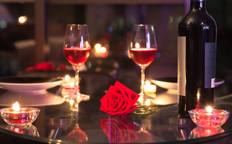 Das große Date am Abend (mit einen magischen Zuschlag auf der Rechnung).
