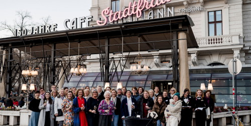 Eröffnung Café Stadtfrau mit Irmgard Querfeld, Anita Querfeld, Andrea Winkler, Karoline Klezl sowie zahlreichen Frauen aus der Gastronomie und dem Tourismus © MiriamMehlman