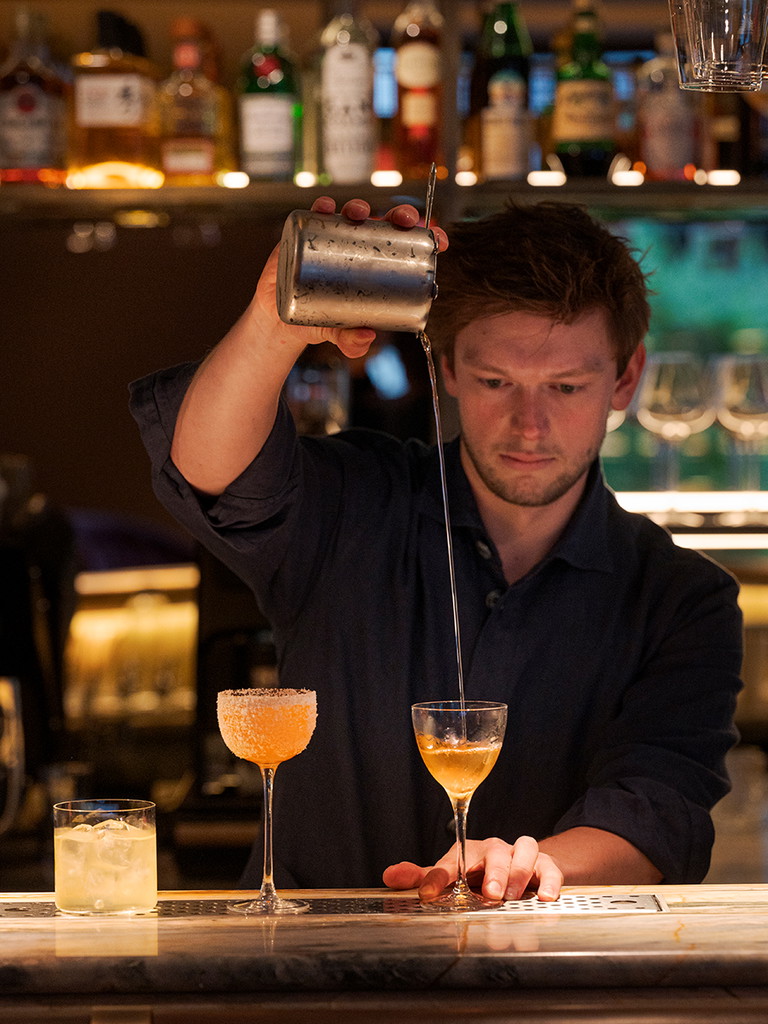 Marcus Volsa ist Head Bartender in der »Belétage Bar« in Traunkirchen