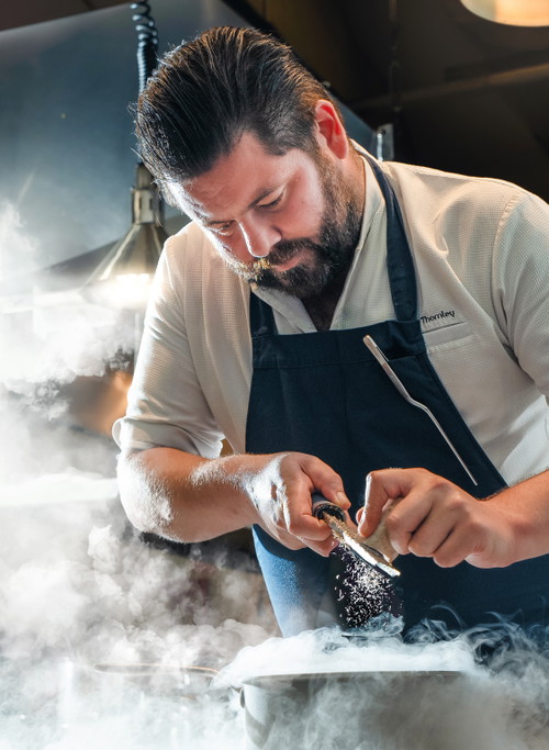 Mit Innovationsgeist und kulinarischer Kunstfertigkeit hat Chefkoch und Miteigentümer Blake Thornley das »Mozaic« konsequent weiterentwickelt.