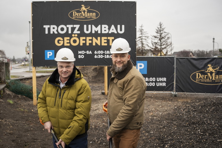 Bürgermeister Wolfgang Kocevar und Bäckermeister Michael Mann. © MiraLong/Blue Monkeys GmbH