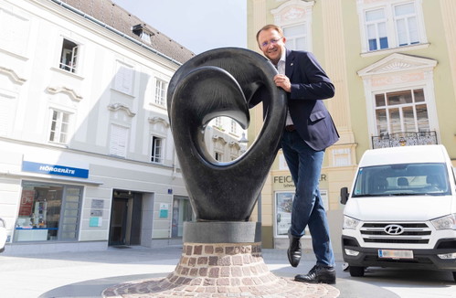 Der Bürgermeister am »Ohrwaschl-Platz«.