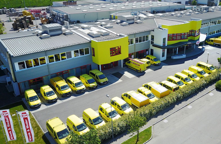 Moderne Firmenzentrale in
St. Pölten: Das Elektrotechnik-unternehmen Klenk &amp; Meder blickt auf eine 56-jährige Erfolgsgeschichte zurück. Es schafft aktuell 750 Arbeitsplätze.
