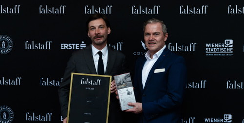 Die Kategorie »Sommelier des Jahres« wurde präsentiert von »Coravin«. Im Bild: Sieger Josef Neulinger (links) und Nicolas Salinger. © Jan T. Dorfer