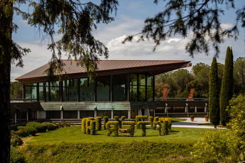 Der Weinkeller der Tenuta Ornellaia in Bolgheri.