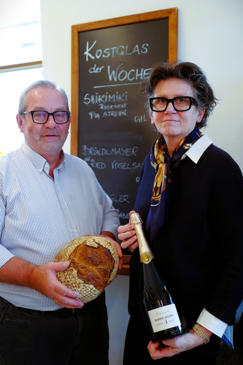 Petra und Günter Ringhofer mit ihren Schätzen.