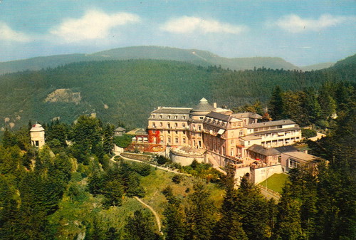 Schlosshotel Bühlerhöhe. Geschlossen seit 2010: Die Zukunft des Traditionshauses ist ungewiss. Früher gab es bessere Zeiten. 