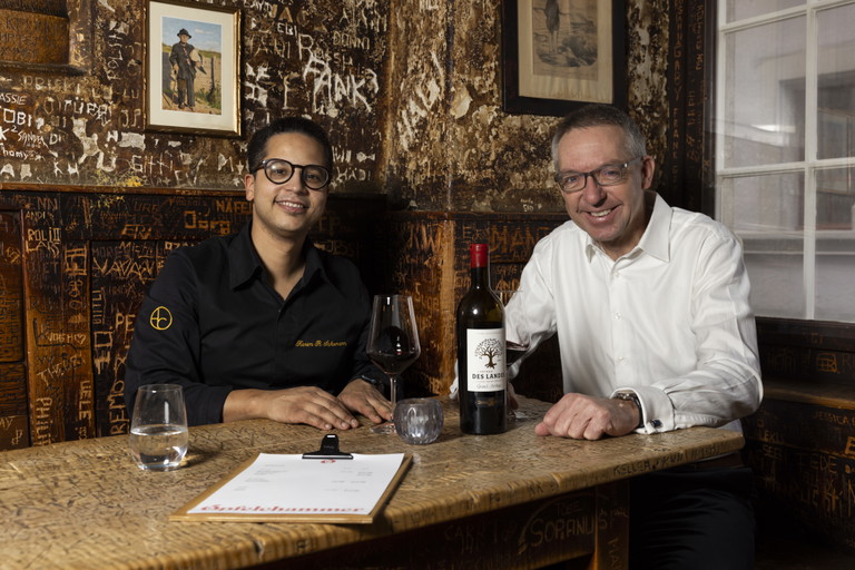 Küchenchef Karim Schumann (l.) und Gastgeber Andreas Himstedt (r.).