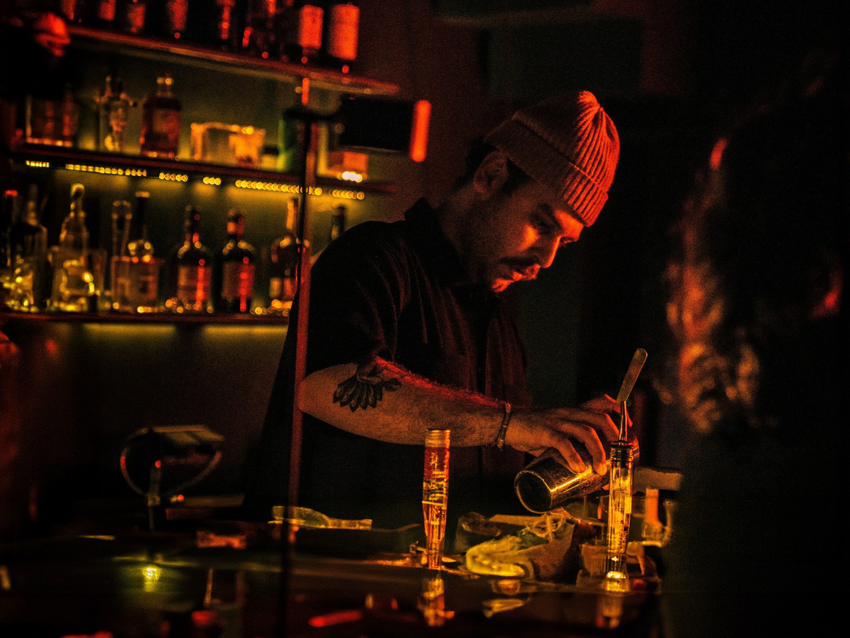 Hinter dem »Schrank« verbirgt sich eine intime Cocktailbar