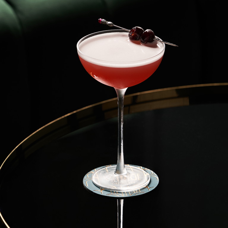 Der »Mary Pickford« ist eine fruchtige Mischung aus weißem Rum, Ananassaft, Grenadine und Maraschino.