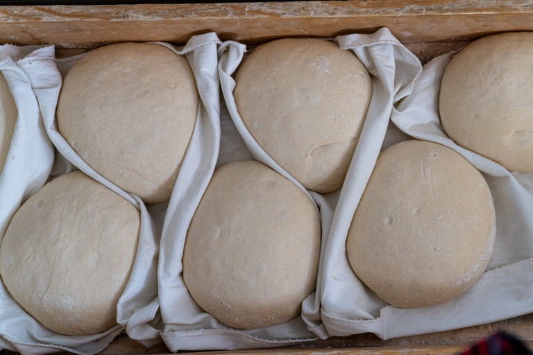 Die Pita-Brote werden im künftigen Restaurant frisch und von Hand zubereitet.