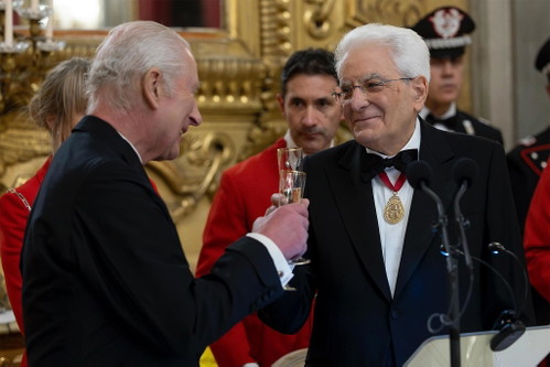 König Charles III. mit dem italienischen Präsident Sergio Mattarella.