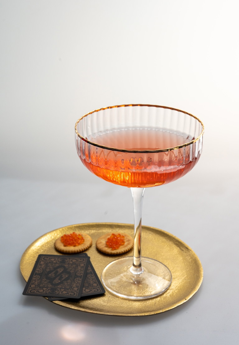 Der Siegerdrink »The Smart Gastby« von Sebastian Jäger vereint Agavensirup, Ingwer, diverse Fruchtsirupe, Marillen-Balsamico und Soda zu einem aromatischen Erlebnis.