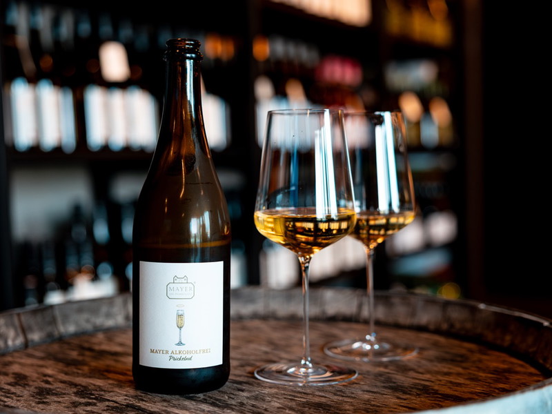 Schon länger am Markt: Der alkoholfreier Sprudel vom Weingut »Mayer«.