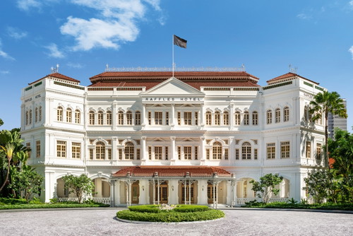 Im exklusiven »Raffles Hotel« wurde einst der Singapore Sling erfunden – und wird bis heute zelebriert. 