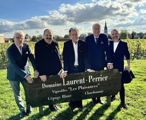 Bei Laurent-Perrier in Tours-sur-Marne im vergangenen Jahr: (von links) Marcel Reif, Johann Lafer, Thomas Schreiner, Heiner Finkbeiner und Günter Gollner.
